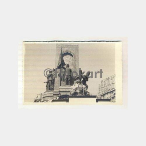 1956 İstanbul Taksim Cumhuriyet Anıt Fotoğraf