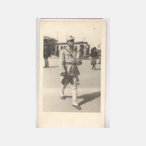 Taksim Tramvay ve Asker Görünüş Fotoğraf