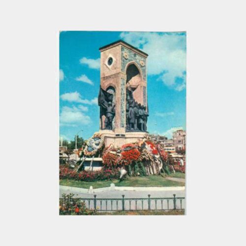 1970 Taksim Cumhuriyet Anıtı Görünüş Kartpostal