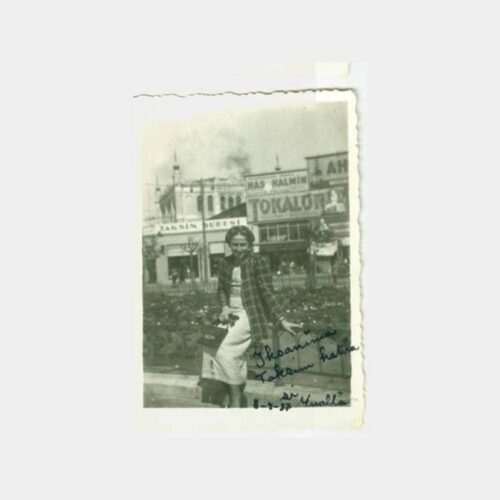 1937 Taksim Topçu Kışla Kadın Görünüş Fotoğraf