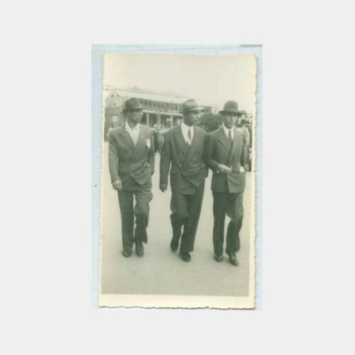 1957 Taksim Kruvaze Kıyafetli Baylar Fotoğraf