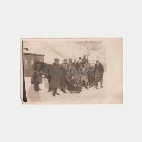 1931 Subay Ailesi Kızak Önünde Fotoğraf