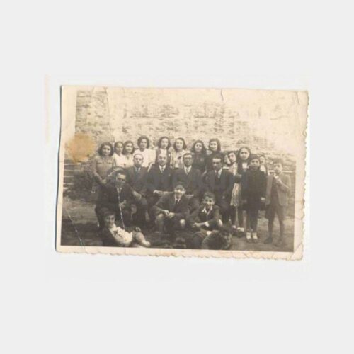 1943 Ermenice Yazılı Okul Grup Fotoğraf