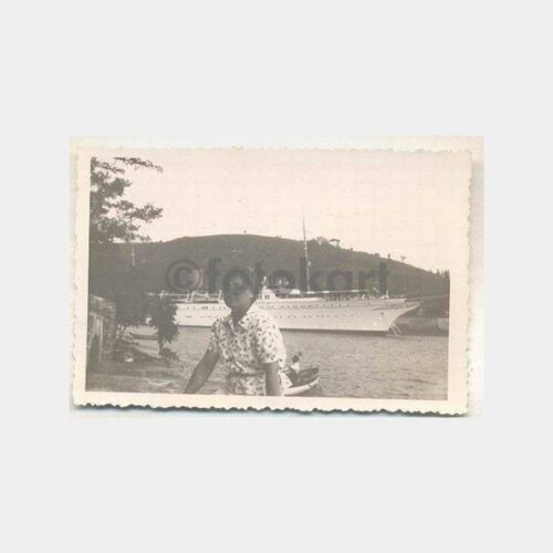 1943 Kanlıca Kadın ve Gemi Fotoğraf