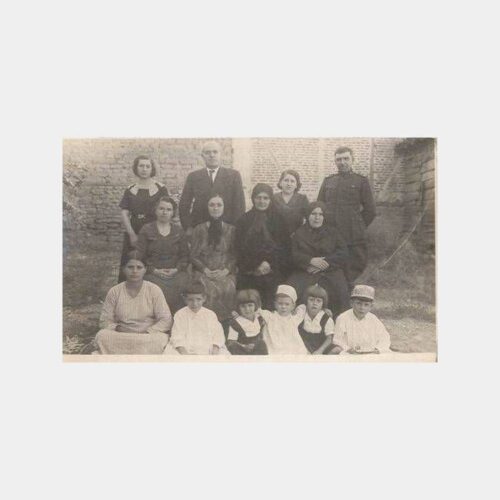 Sünnet Çocukları Aileleri ile Fotoğraf