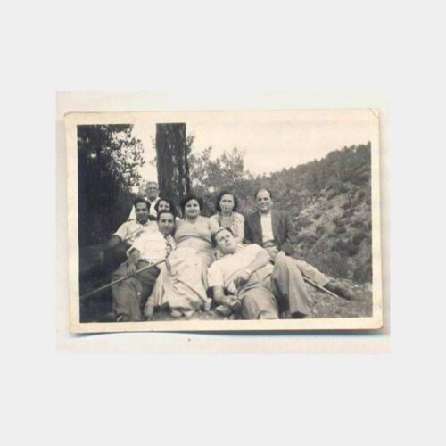 Kıbrıs Türk Trodoslu Aile Küçük Boy Fotoğraf