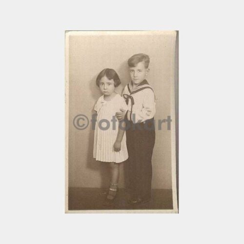 Denizci Çocuk ve Kız Kardeşi Fotoğraf