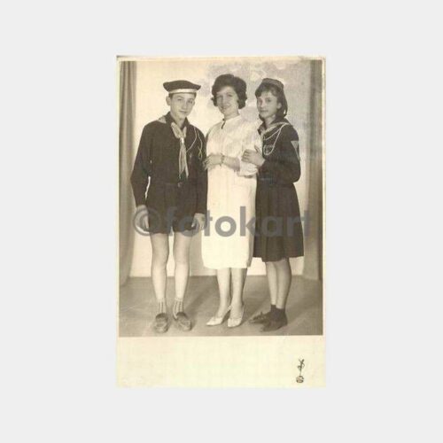 1963 Mersin İzci Çocuklar ve Kadın Stüdyo Fotoğraf