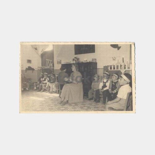 Müzik Dersinde Öğretmen ve Çocuklar Fotoğraf