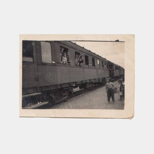 İskenderun Tren Yolcu Öğrenci 2 Adet Fotoğraf