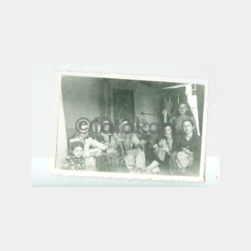 1940 Tütün Yaprağı Dizen Kadın Fotoğraf