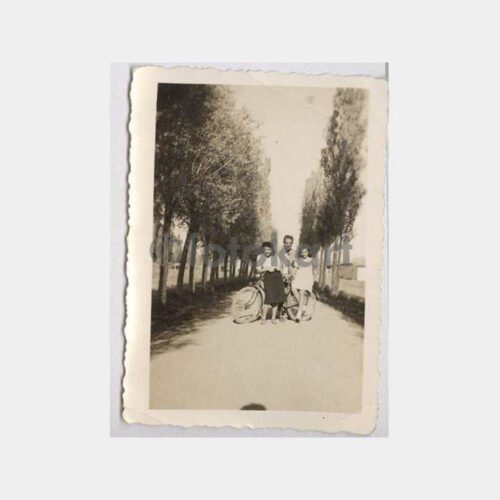 1940 Sivas Bisikletli Aile Görünüş Fotoğraf