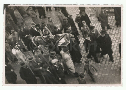 1939 Ünlü Sinemacı Rauf Sirman Cenaze Töreni Fotoğraflar - Görsel 7