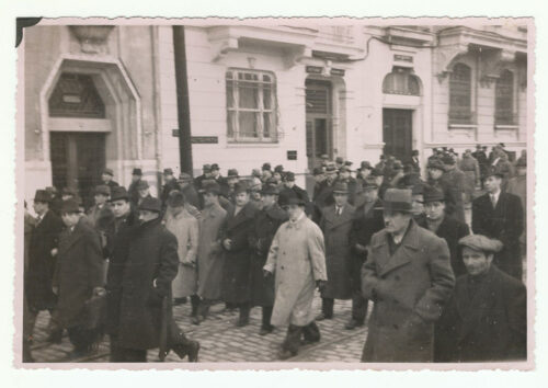 1939 Ünlü Sinemacı Rauf Sirman Cenaze Töreni Fotoğraflar - Görsel 12