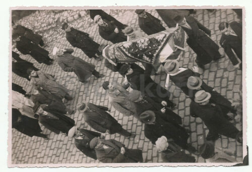 1939 Ünlü Sinemacı Rauf Sirman Cenaze Töreni Fotoğraflar - Görsel 17