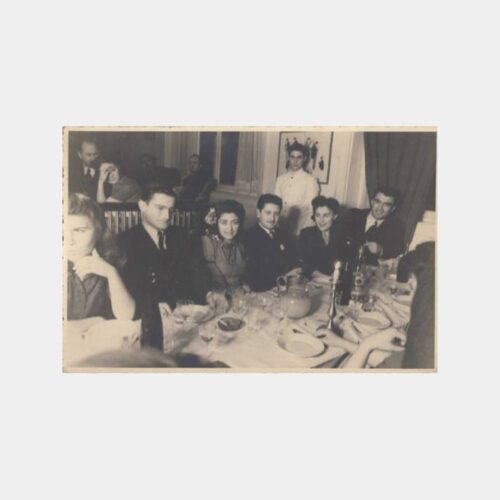 1945 Yemek Kültürü Aile Konulu Fotoğraf