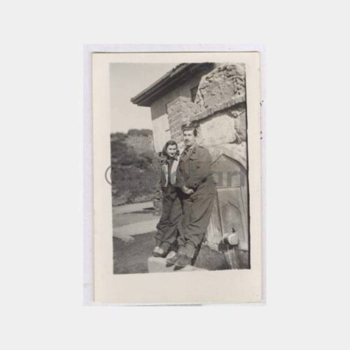 1935 Çeşme Başında Aile Görünüş Fotoğraf