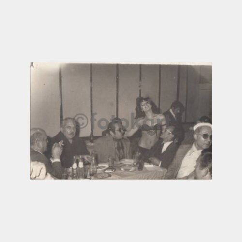 1970 Dansöz Konulu Grup Yemek Fotoğraf