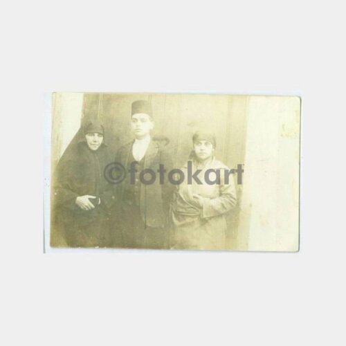 1925 Aile Fesli Çarşaflı Görünüş Fotoğraf