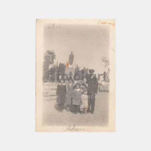 1935 Adana Ata Heykeli Park Aile Konulu Fotoğraf