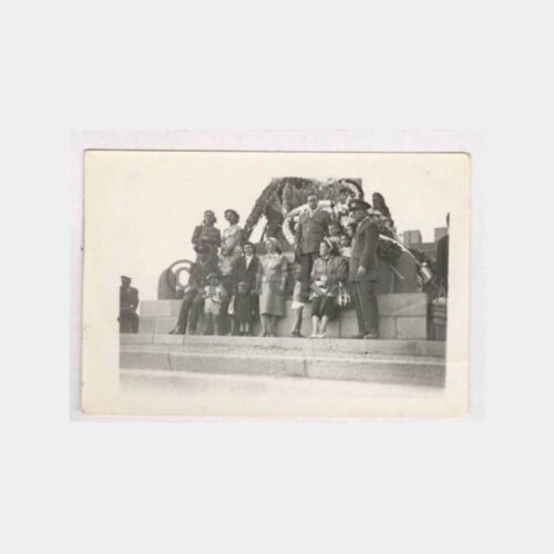 Ankara Anıt Önünde Aile Görünüş Fotoğraf