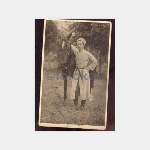 Atlı Kafkas Genç Görünüş Fotoğraf