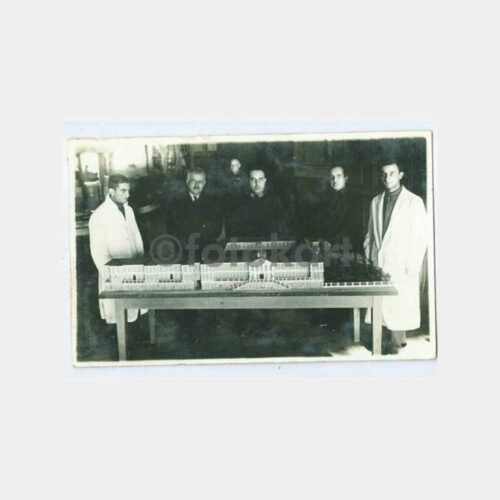 1933 Kuleli Askeri Lisesi Maketi Önünde Fotoğraf