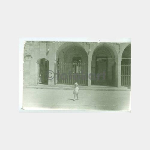 1962 Diyarbakır Tarihi Cami Önünde Çocuk Fotoğraf