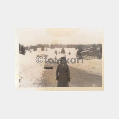 1970 Uludağ Kadın ve Volkswagen Fotoğraf