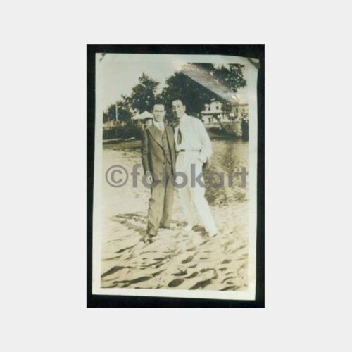 1931 Yalova Sahili Baylar Görünüş Fotoğraf
