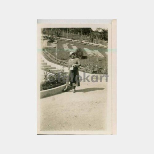 1940 Yalova Termal Parkı Şapkalı Kadın Fotoğraf