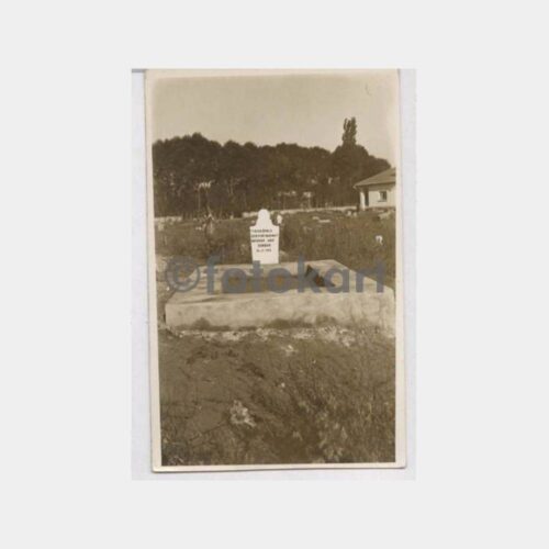 1943 Trabzon Doktor Mezartaşı Görünüş Fotoğraf