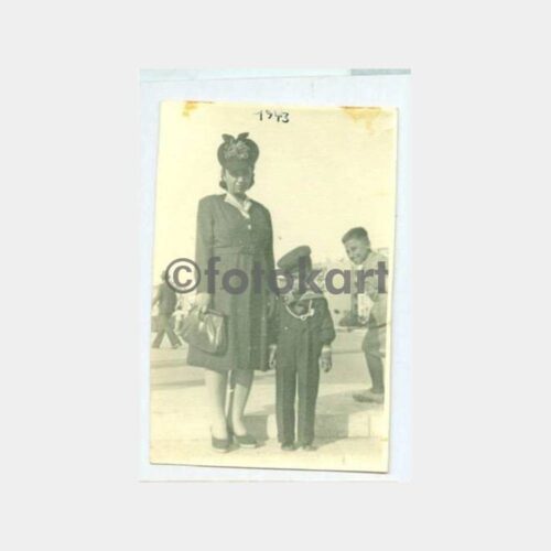 1943 Hamidiye Şapkalı Çocuk ve Annesi Fotoğraf - Görsel 2