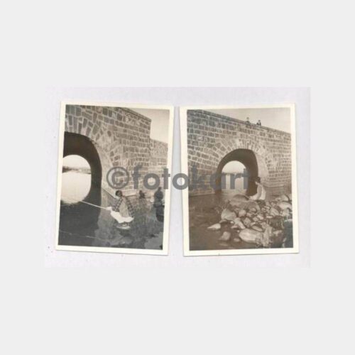 Köprü Önünde Balık Tutan Aile Fotoğraf