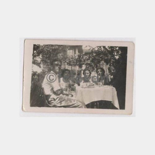 Tarihi Ev Bahçesi Aile Görünüş Fotoğraf