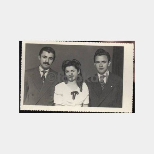 Bukle Saçlı Kadın Stüdyo Fotoğraf