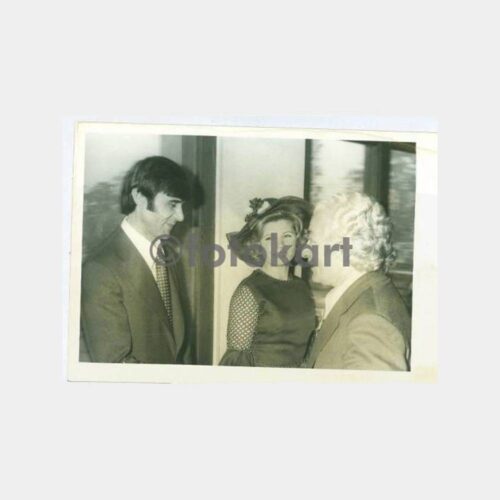 Şapkalı Kadın Nikah Töreni Görünüş Fotoğraf