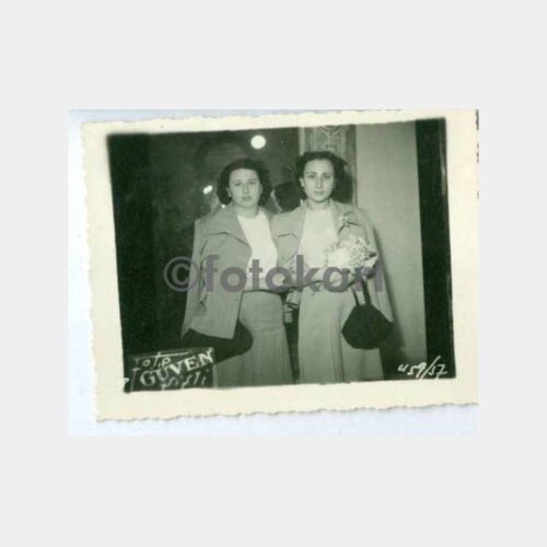 1940 İki Kadın Konulu Stüdyo Fotoğraf