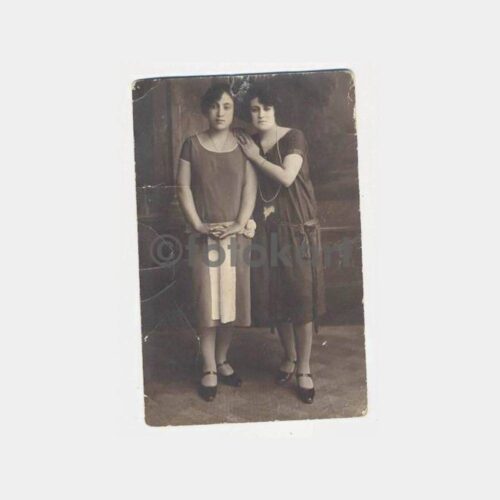 1928 İki Kadın Stüdyo Fotoğrafı