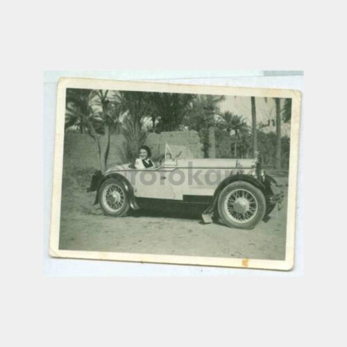 1935 Eski Otomobil İçinde Kadın Konulu Fotoğraf