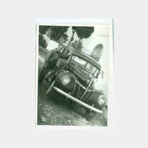 1951 Ermenice Yazılı Eski Otomobil Fotoğraf