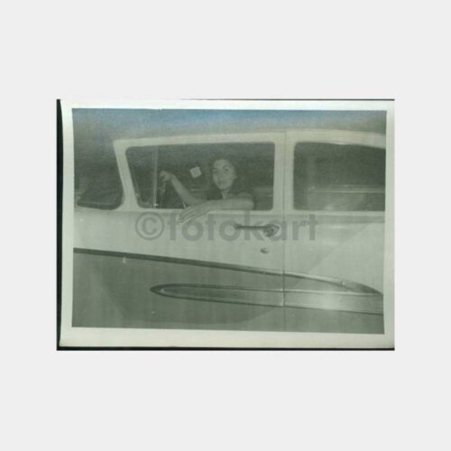 1966 Emirgan Otomobilde Kadın Fotoğraf