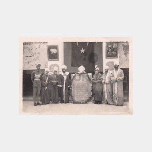1953 İstanbul Fethi Tiyatro Dekoru Konulu Fotoğraf