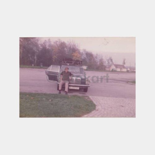 1982 Almanya Türk İşçisi Mercedes Otomobil ile Fotoğraf
