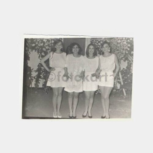Defilede Dört Kadın Görünüş Fotoğraf