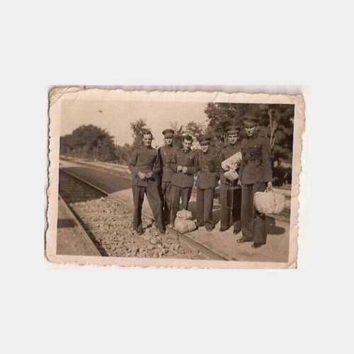 Askerler Tren Yolunda Hatıra Fotoğrafı