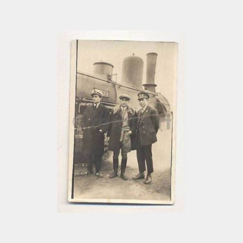 1927 Tren Lokomotif Önünde Görevli Fotoğraf