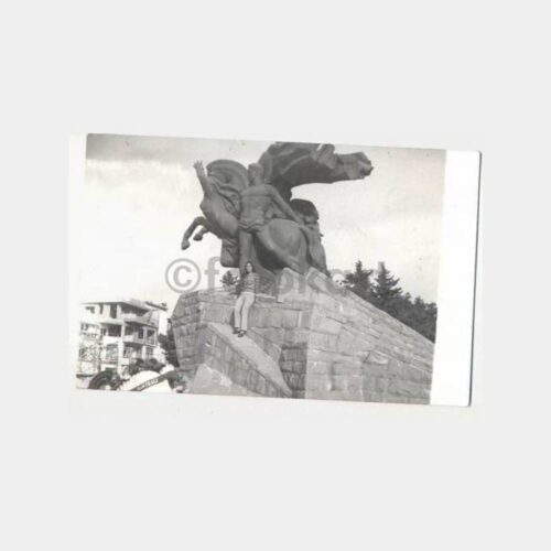 Antalya Özgürlük Heykeli Önünde Fotoğraf