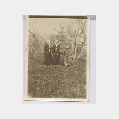 Tarihi Ev Önünde Kadınlar Fotoğraf