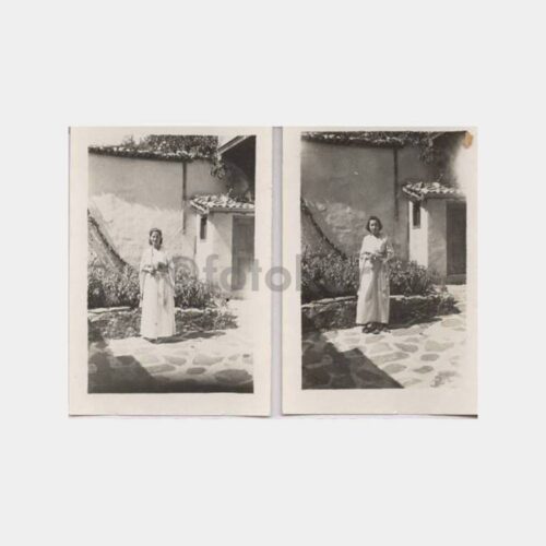 Tarihi Ev ve İki Farklı Kadın Fotoğraf